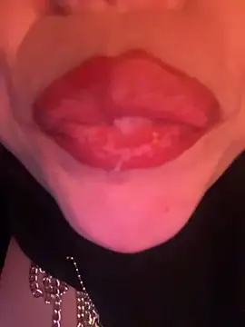 Snapshot of zahra_Jalid chatting on May 15, 11:12 pm zahra Jalid online show from May 15, 11:12 pm