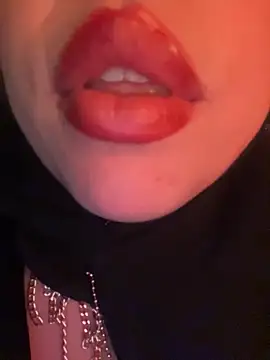 Snapshot of zahra_Jalid chatting on May 15, 11:45 pm zahra Jalid online show from May 15, 11:45 pm