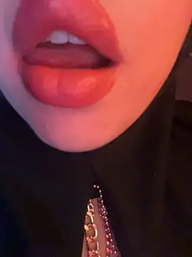 Snapshot of zahra_Jalid chatting on May 16, 12:29 am zahra Jalid online show from May 16, 12:29 am