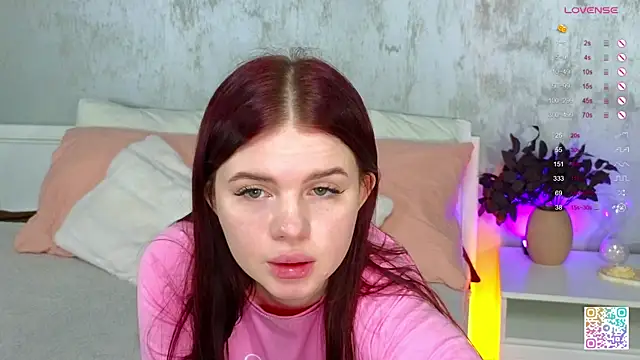 Snapshot of glassofvine chatting on February 3, 11:47 pm glassofvine online show from February 3, 11:47 pm