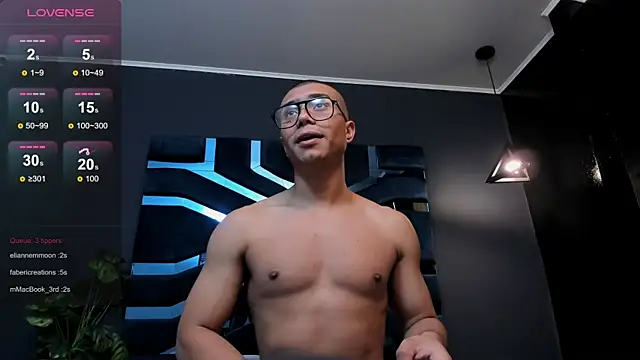 Snapshot of bruno_cavalli chatting on March 10, 5:39 pm bruno cavalli online show from March 10, 5:39 pm