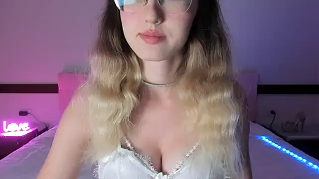 Snapshot of Sakura_Mmio chatting on February 1, 12:16 pm Sakura Mmio online show from February 1, 12:16 pm