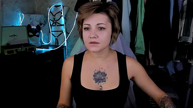 EvaBrownie online show from October 2, 9:49 am
