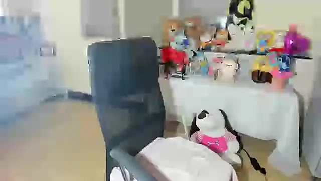 thamara226 online show from March 9, 1:04 pm