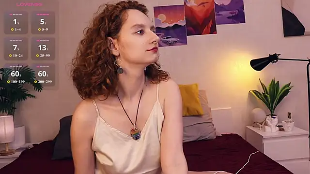 Snapshot of Leya_Curly chatting on July 8, 4:00 pm Leya Curly online show from July 8, 4:00 pm