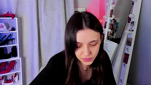 Sahara Shields online show from February 4, 9:04 am