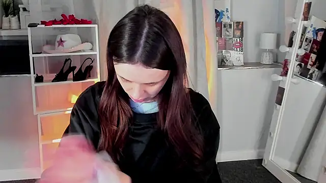 Sahara Shields online show from April 13, 7:47 am