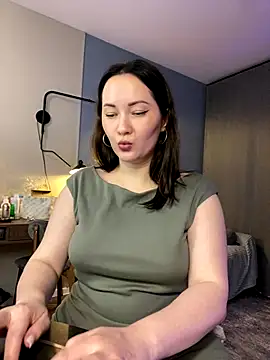 Snapshot of Kiss_My_Body chatting on October 5, 6:28 pm Kiss My Body online show from October 5, 6:28 pm