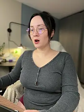 Kiss My Body online show from February 4, 5:41 pm