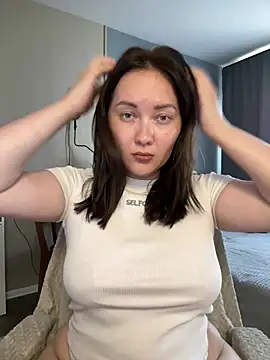 Snapshot of Kiss_My_Body chatting on July 31, 12:15 pm Kiss My Body online show from July 31, 12:15 pm
