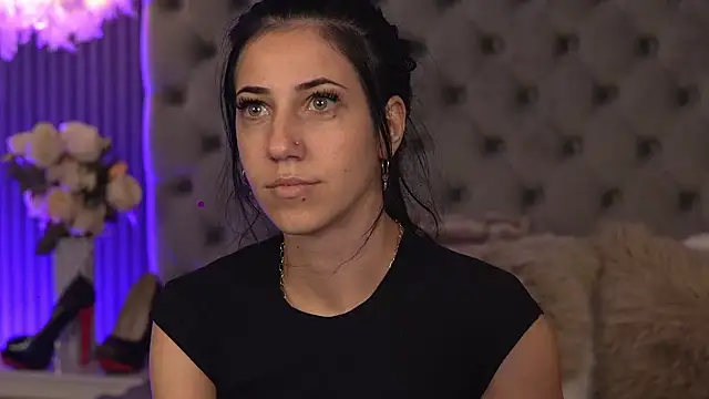 KeylaBlair online show from April 16, 6:30 pm