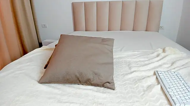 Snapshot of Saradiamond1 chatting on January 26, 12:22 pm Saradiamond1 online show from January 26, 12:22 pm