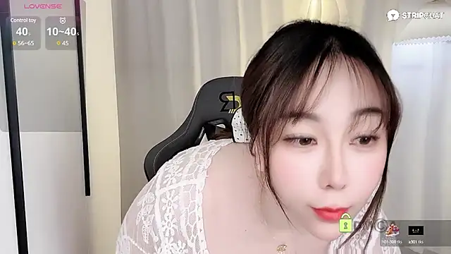 Snapshot of Alano-01 chatting on March 18, 11:30 am Alano-01 online show from March 18, 11:30 am