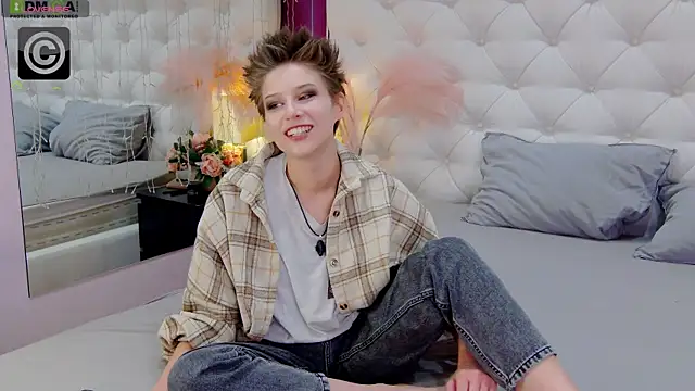 Snapshot of via_mayer_ chatting on February 2, 9:13 pm via mayer online show from February 2, 9:13 pm