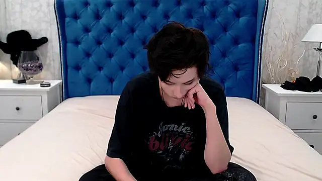 Snapshot of via_mayer_ chatting on October 21, 8:48 am via mayer online show from October 21, 8:48 am