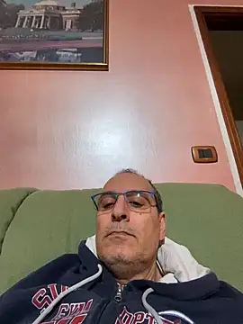 Snapshot of sempreilmio2 chatting on January 24, 6:04 pm sempreilmio2 online show from January 24, 6:04 pm