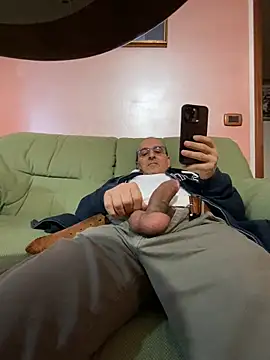 Snapshot of sempreilmio2 chatting on February 27, 5:58 pm sempreilmio2 online show from February 27, 5:58 pm