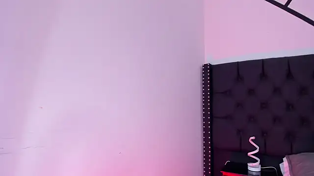 EthaanCox online show from September 10, 8:31 pm