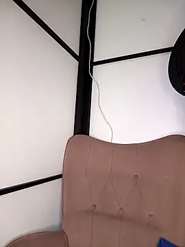 EthaanCox online show from March 14, 8:47 pm