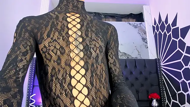 EthaanCox online show from April 5, 9:23 pm