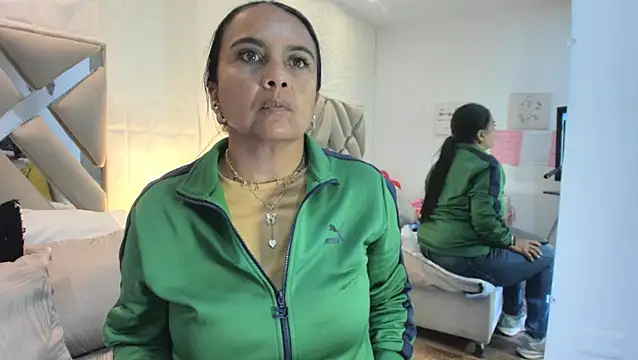 raquell moore online show from March 5, 12:23 pm