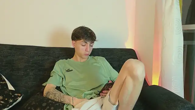 ethan and ava online show from February 12, 2:28 am