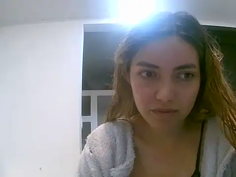 VittoriaTaylor online show from March 23, 8:13 pm