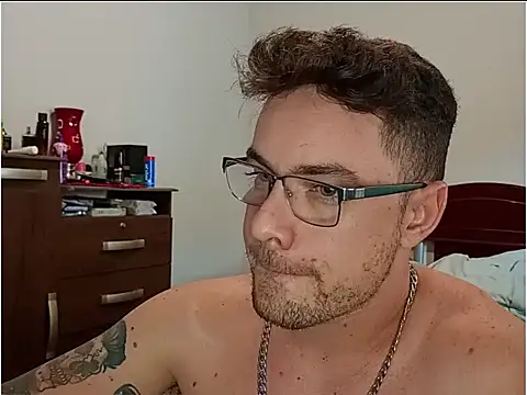 Dyllan   online show from April 21, 2:23 pm