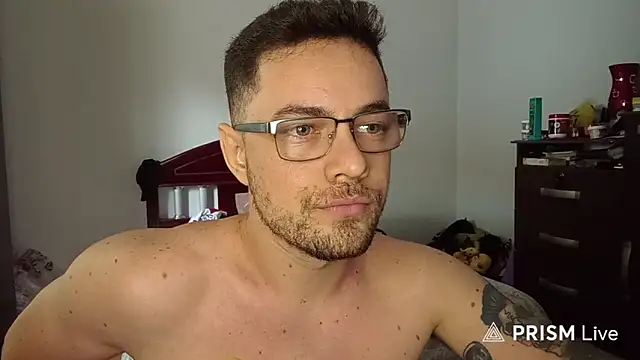 Snapshot of Dyllan__ chatting on May 22, 1:50 pm Dyllan online show from May 22, 1:50 pm
