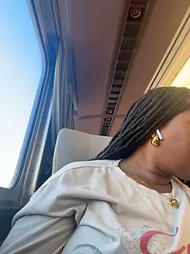 xoxoHotCoCo online show from March 9, 9:08 pm