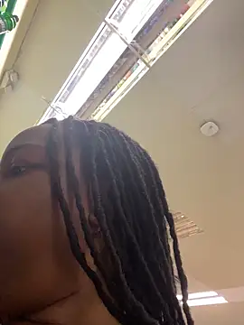 xoxoHotCoCo online show from April 23, 1:35 pm