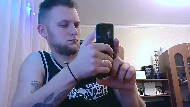 HunterOnBoobs online show from February 22, 11:35 pm