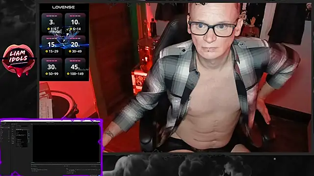 Snapshot of LiamIdols chatting on November 6, 9:05 pm LiamIdols online show from November 6, 9:05 pm