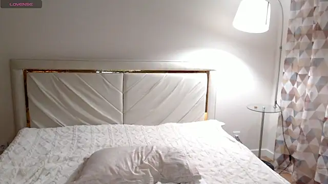 mystiksirenn online show from February 1, 8:29 am