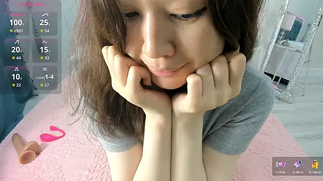 Snapshot of novaaskyy chatting on June 9, 3:45 pm novaaskyy online show from June 9, 3:45 pm