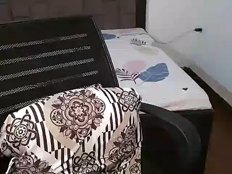 Snapshot of LovelyRosy chatting on March 8, 3:06 am LovelyRosy online show from March 8, 3:06 am