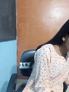 Snapshot of Divya-2007 chatting on February 7, 7:40 am Divya-2007 online show from February 7, 7:40 am