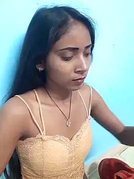 Snapshot of Divya-2007 chatting on February 19, 2:33 am Divya-2007 online show from February 19, 2:33 am