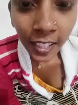 Snapshot of Divya-2007 chatting on December 22, 3:36 am Divya-2007 online show from December 22, 3:36 am