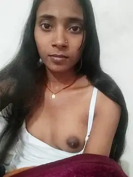 Snapshot of Divya-2007 chatting on February 6, 10:07 am Divya-2007 online show from February 6, 10:07 am