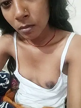 Snapshot of Divya-2007 chatting on February 13, 12:50 am Divya-2007 online show from February 13, 12:50 am