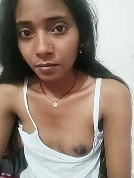 Snapshot of Divya-2007 chatting on February 26, 12:09 am Divya-2007 online show from February 26, 12:09 am