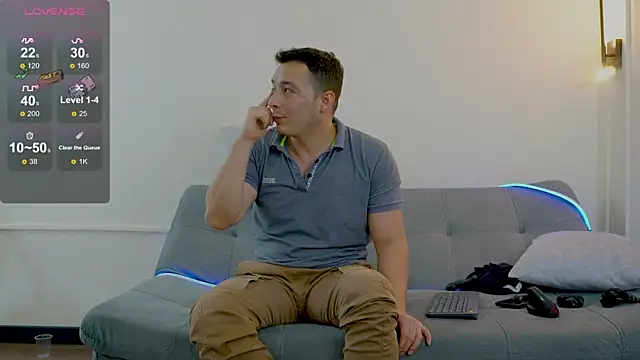 Snapshot of Cum_hunters chatting on January 30, 8:42 pm Cum hunters online show from January 30, 8:42 pm