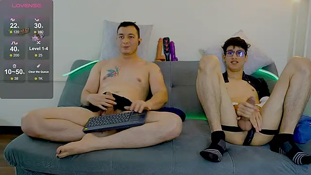 Snapshot of Cum_hunters chatting on January 31, 5:42 pm Cum hunters online show from January 31, 5:42 pm