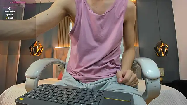 Snapshot of Cum_hunters chatting on October 2, 3:35 am Cum hunters online show from October 2, 3:35 am