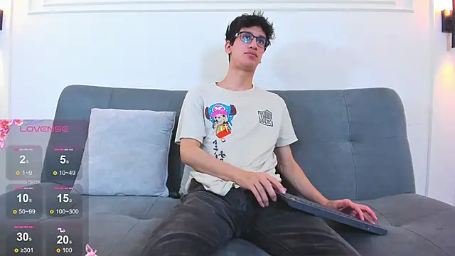 Snapshot of Cum_hunters chatting on April 30, 3:13 am Cum hunters online show from April 30, 3:13 am