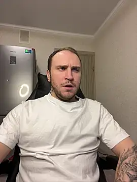 Snapshot of _XxX-XxX_ chatting on February 18, 12:04 am  XxX-XxX  online show from February 18, 12:04 am