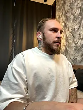 Snapshot of _XxX-XxX_ chatting on September 18, 1:24 pm  XxX-XxX  online show from September 18, 1:24 pm