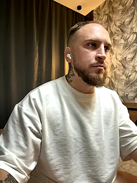 Snapshot of _XxX-XxX_ chatting on October 5, 7:23 pm  XxX-XxX  online show from October 5, 7:23 pm