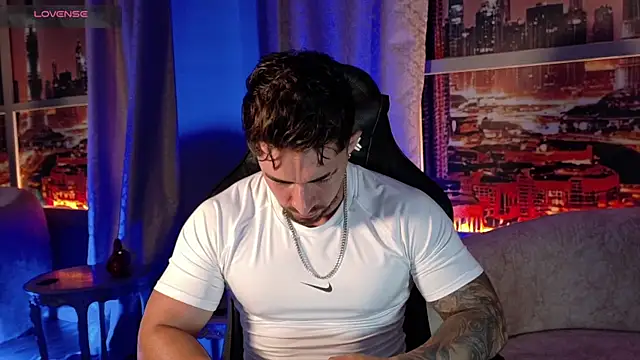 Snapshot of Brad_Summer chatting on June 3, 5:51 pm Brad Summer online show from June 3, 5:51 pm